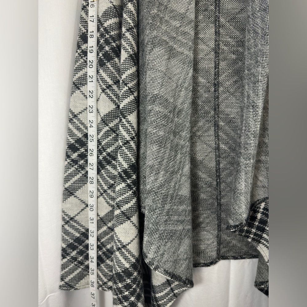 BB Dakota Cardigan Revolve Sonata Jacket Plaid Black White open front draped S - Picture 4 of 7